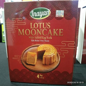 Lotus Mooncake with Salted Egg Yolk (4 pcs) | AgroBazaar