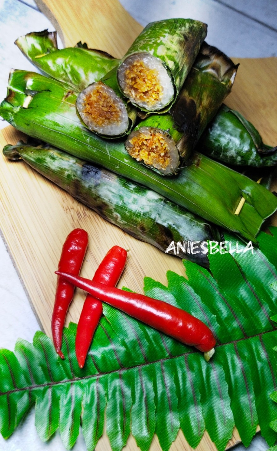 Pulut panggang musa balbisiana(daun pisang hutan)
